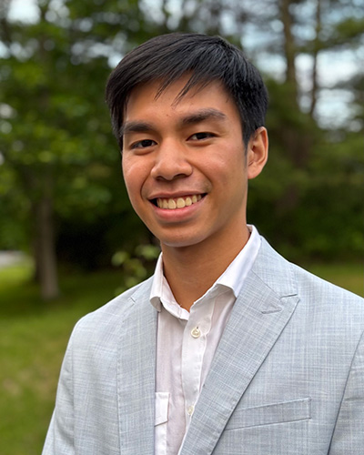 headshot of Henry J Dao