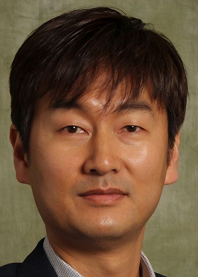headshot of Jungwook (Jay) Paek