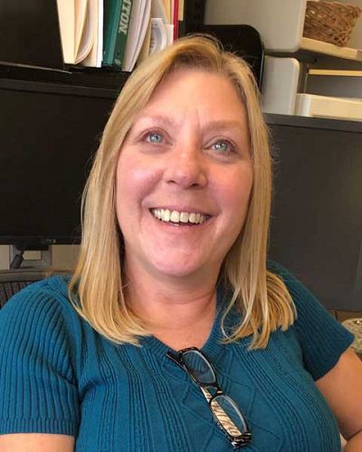 headshot of Kristin Davis