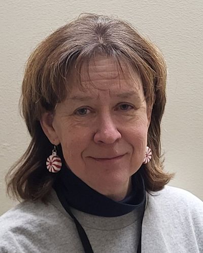 headshot of Laura Rhoads