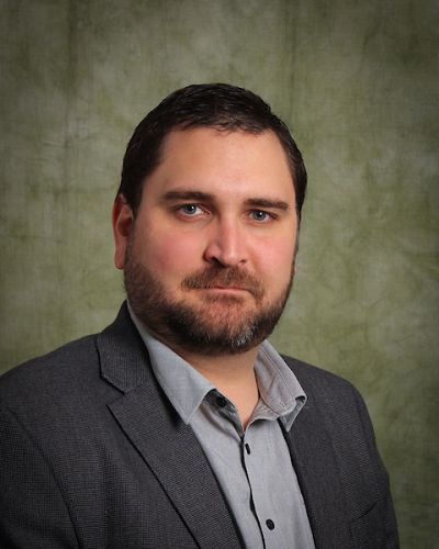 headshot of Matthew Hollis
