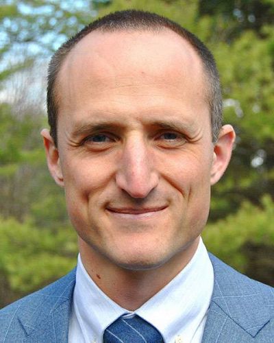 headshot of Neil G. MacLaren