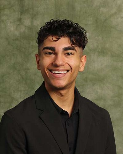 headshot of Richard D Quiles