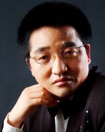 headshot of Zhiyong (Tom) Xu