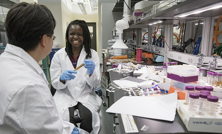 Bryanna Brown (right) with Assistant Professor Seokheun 