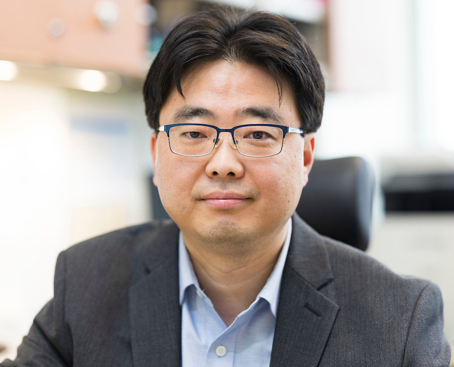 Binghamton University Professor Seokheun “Sean” Choi