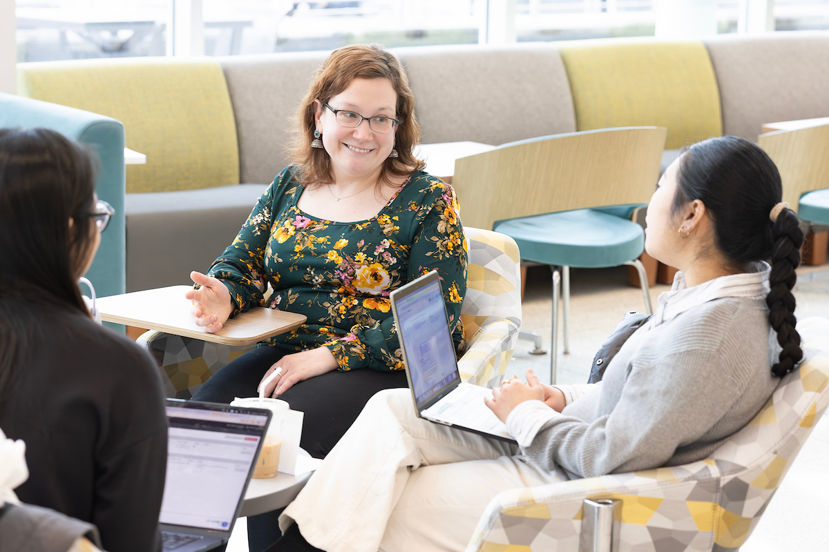 Amanda Padwa, coordinator of student and alumni services at the School of Pharmacy and Pharmaceutical Sciences, connects Binghamton pharmacy students and alumni, expanding mentorship, resources, and community while championing student success opportunities beyond the classroom.