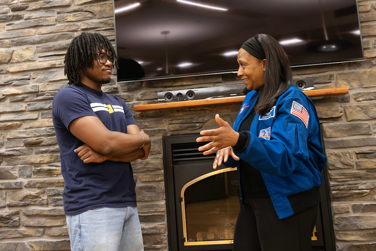 Former astronaut Jeanette Epps emphasizes the importance of collaboration while speaking with student scholars before her Research Days keynote address.