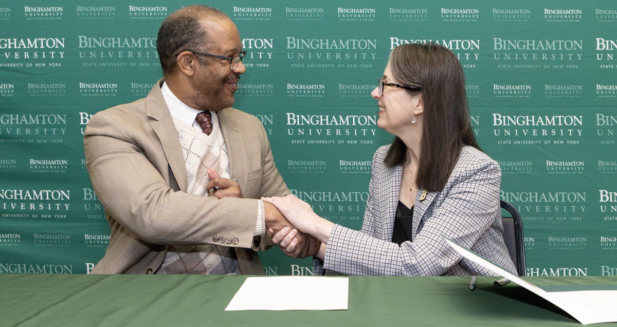 SUNY Broome President Tony D. Hawkins and Binghamton University President Anne D’Alleva signed a new agreement on Thursday (Feb. 12) to help engineering students make a better academic transition.