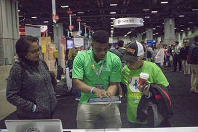 Kanu (center) demonstrating NetSciDraw.