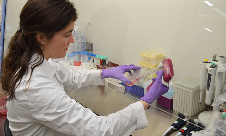 Rebecca Mancusi working in a lab in the Smart Engery Building.