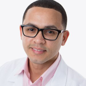 Edwin Torres is a Decker alumnus and current doctoral student. He also serves as the alumni mentor for Decker’s Mary E. Mahoney Nursing Support Group, which assists undergraduate nursing students, particularly those from underrepresented groups.
