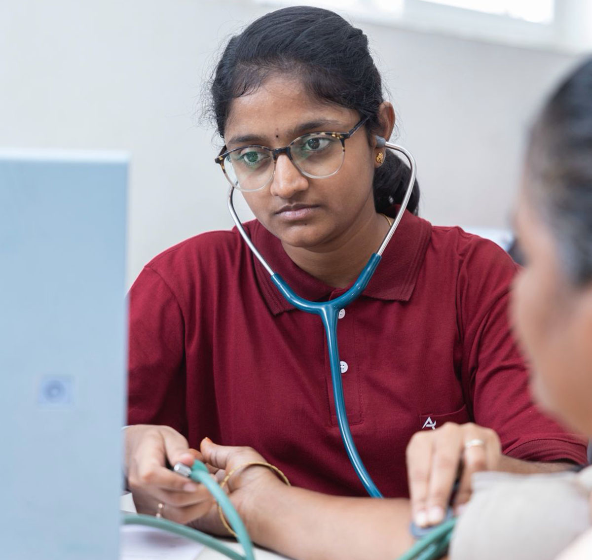 Dipshikka Eneyan ’27 spent time in India over the summer providing health education and vaccinations as part of her Harpur Fellowship project.