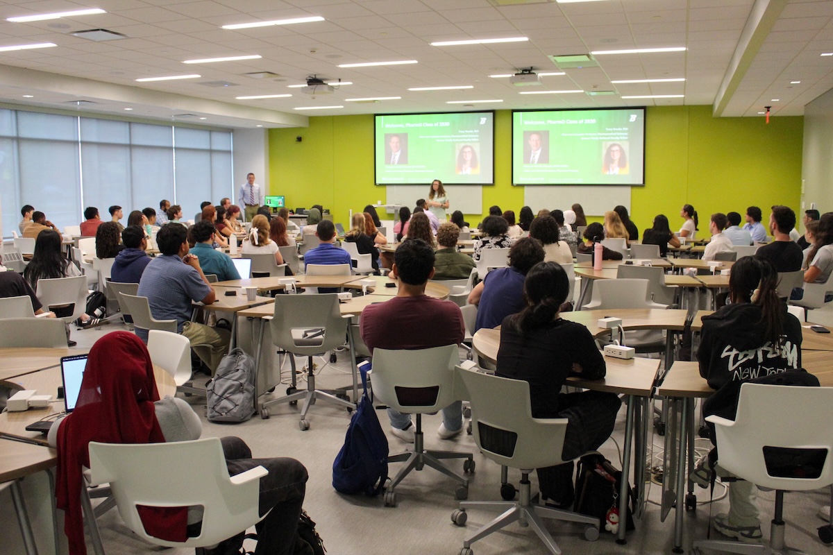 Chair and Associate Professor of Pharmaceutical Sciences Tracy Brooks presents to the incoming student class during the P1 Orientation on Monday, Aug. 17, 2026.