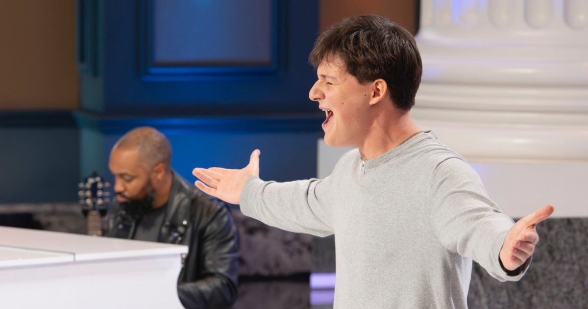 Jesse Findling is majoring in biology with a minor in musical theatre. His minor came in handy during his audition for American Idol!