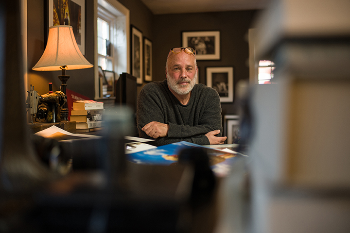 Matt Mendelsohn, a photographer and 1985 alumnus based in Arlington, Va., took portraits of about 400 members of the Yorktown (Va.) High School senior class in the spring of 2020.