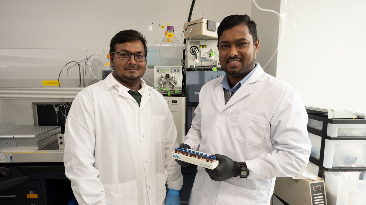 Postdoctoral Students Mohan Mullapudi (left) and Thilina Kasthuriarachchi (right) are grateful for the support of their Binghamton mentors, as well as family and previous mentors.