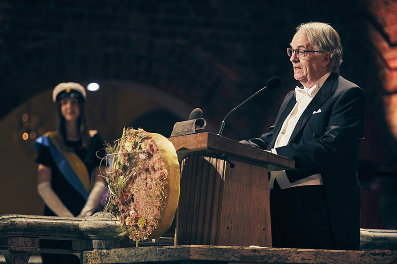 M. Stanley Whittingham delivers his Nobel speech at the Nobel Banquet.