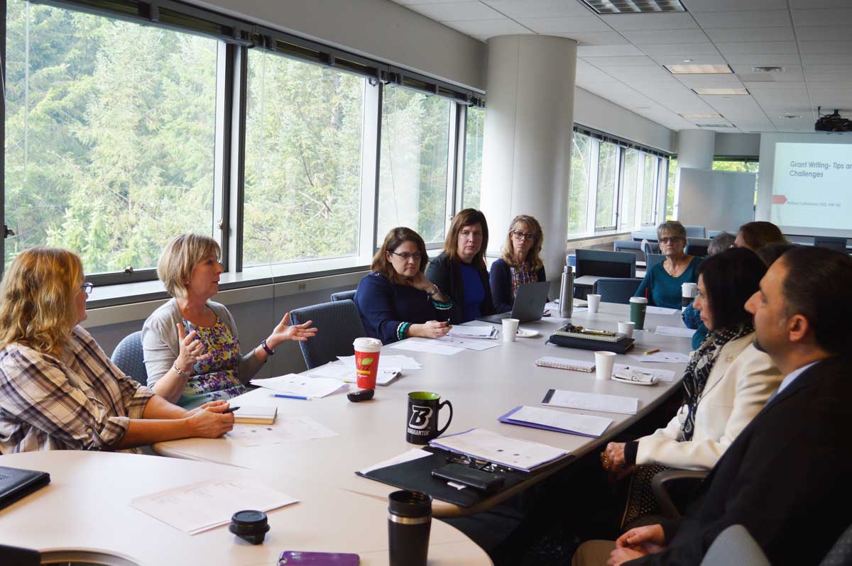 Research roundtables give faculty-researchers at the Decker School of Nursing the opportunity to discuss their work. Events are held regularly throughout the academic year.