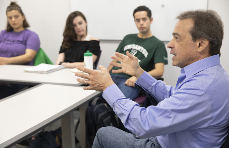 Legal analyst Michael Zeldin '73 meets with Binghamton University students at the Harpur Edge on Oct. 2 before delivering a speech about Robert Mueller's investigation of President Trump.