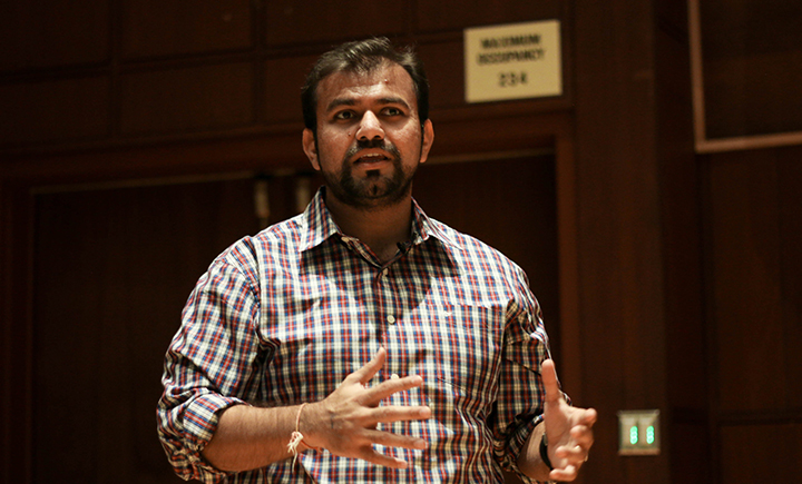 Hiren Bhinde, MS ’05, at the 2017 TIER Talks.