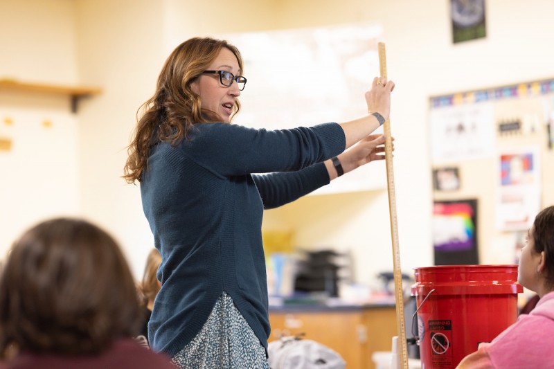Alumna Nichole Hantsch brings science to life in her Chenango Forks Middle School classroom.