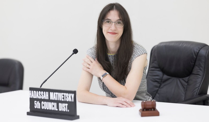 After earning her master’s degree, Hadassah Mativetsky ’07, MS ’12, collaborated on the Evolutionary Studies Program (EvoS) while also assisting with related initiatives such as the Binghamton Neighborhood Project.