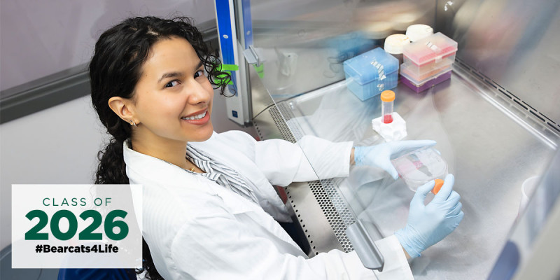 Manar Mabrouk ‘26 studied heart tissue as part of Professor Gretchen Mahler's biomedical engineering lab.