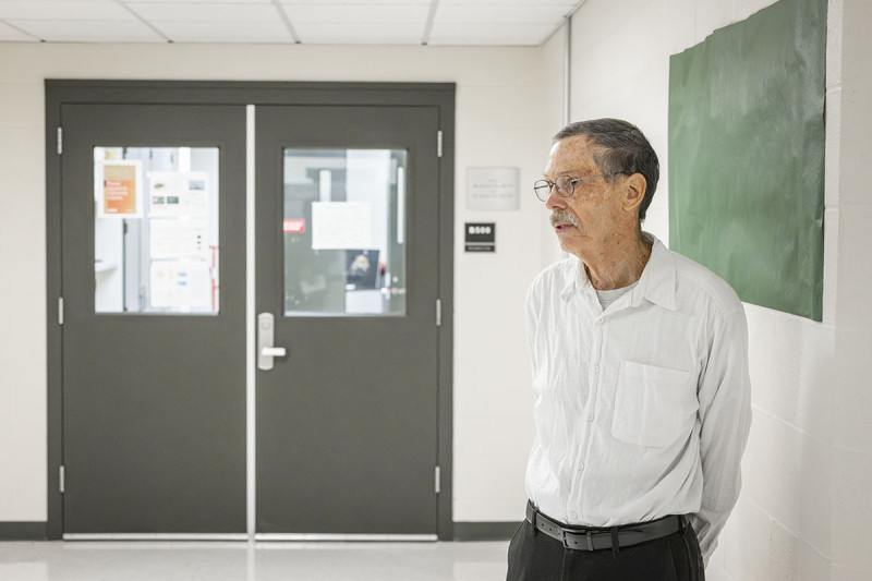 Distinguished Professor Ronald Miles discusses former student Yanchu Xu, PhD ’94, and his gift to Binghamton University for the naming of the Ronald N. Miles Acoustics Core at the Engineering and Science Building on Monday, Sept. 28.