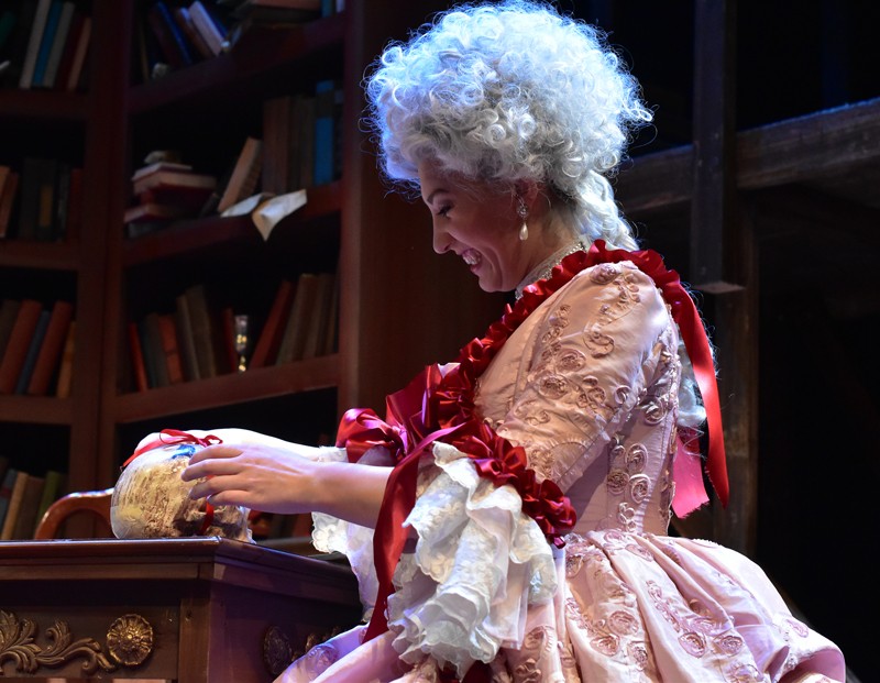 Amelia Pena as Marie Antoinette