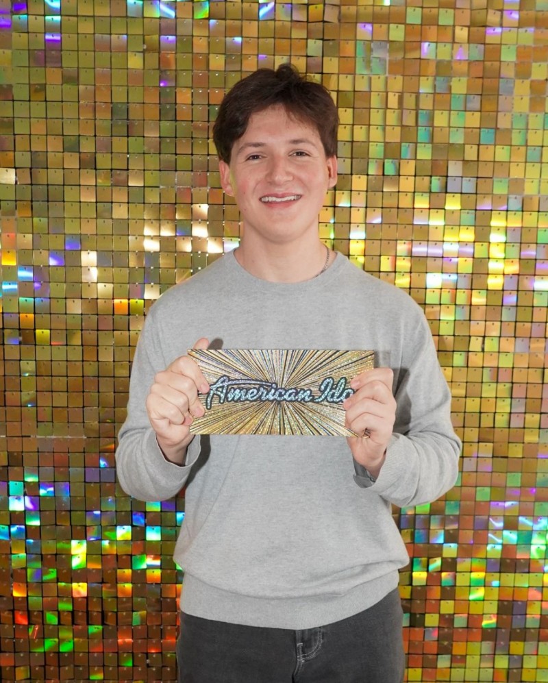 Jesse Findling received his golden ticket to Hollywood after singing “In The Stars” by Benson Boone for the judges.