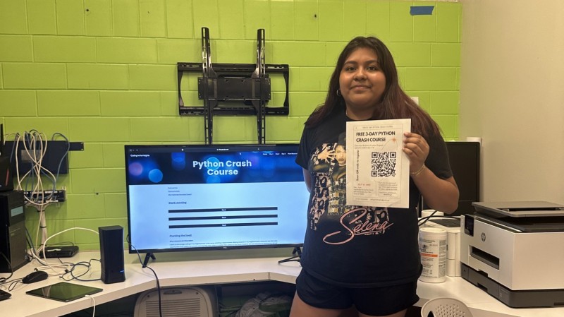 Gwyneht Lopez ’23 put together a crash course in Python coding for a community center in her Washington Heights neighborhood.
