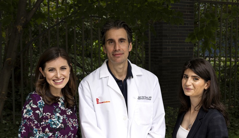 Jennifer Kirschenbaum, Dr. Joseph Del Pizzo and Arielle Disick reunite outside of New York-Presbyterian Weill Cornell Transplant Center in August.