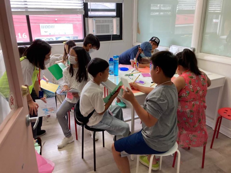 Claire Choi, a Harpur Fellow, initiated an in-person summer school program for children in kindergarten through fourth grade in Palisades Park, NJ.