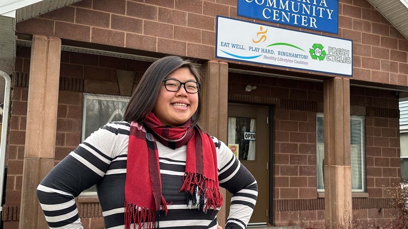 Emma Shen, a Master of Public Health (MPH) student, interns with Binghamton University Community Schools and works in a food pantry under the United Way of Broome County’s Healthy Lifestyles Coalition at the Lee Barta Community Center in Binghamton.