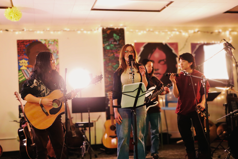 The Ramblers, a 4-member band featuring Aliyah Sayid, Kaley Liu, Michelle Lu, and Brianna Chan, performed 