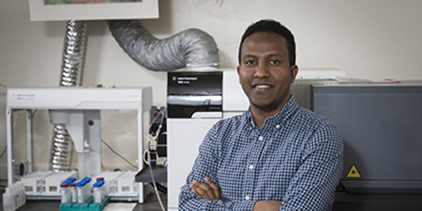 Graduate student Mebrahtu Weldeghebriel recently presented the first interpretation of what changed the chemistry of ancient seawater by analyzing minor and trace elements.