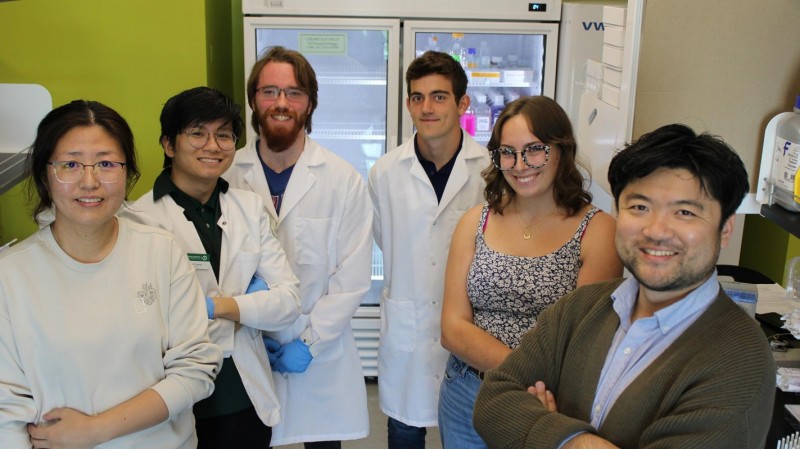 From left to right: Huan Zhang (PhD rotation student), Felix Aung (P3 student), Anthony Natoli (lab technician), Benjamin Reinhard (undergraduate research assistant), Kaylin Piza-Taylor (lab technician) and Assistant Professor Yuanjun 