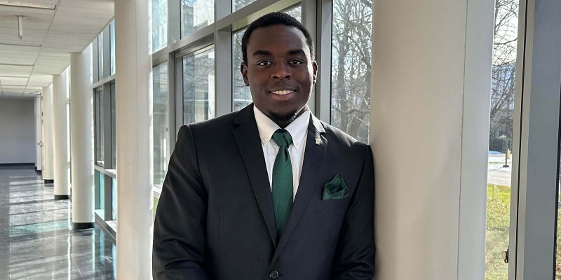 Nii Tetteh, a dual master’s student in student affairs administration and public administration at Binghamton University, received an Outstanding Master's Student national award in December 2022.
