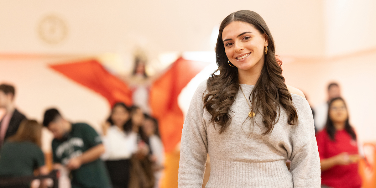 Adriana Mehmedovic, a senior psychology major enrolled in the Master of Business Administration 4+1 program, takes part in the Student Employee Appreciation Day event in the Mandela Room on April 18. Mehmedovic works in the Fleishman Career Center as a senior peer consultant.