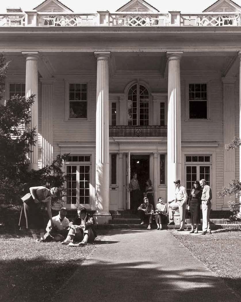 Students gather outside Triple Cities College’s Colonial Hall c. 1950. Located in Endicott, Triple Cities was the precursor to Harpur College.