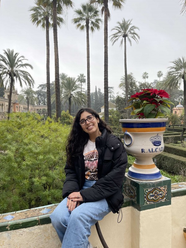 Luz Velazquez '21 in Spain