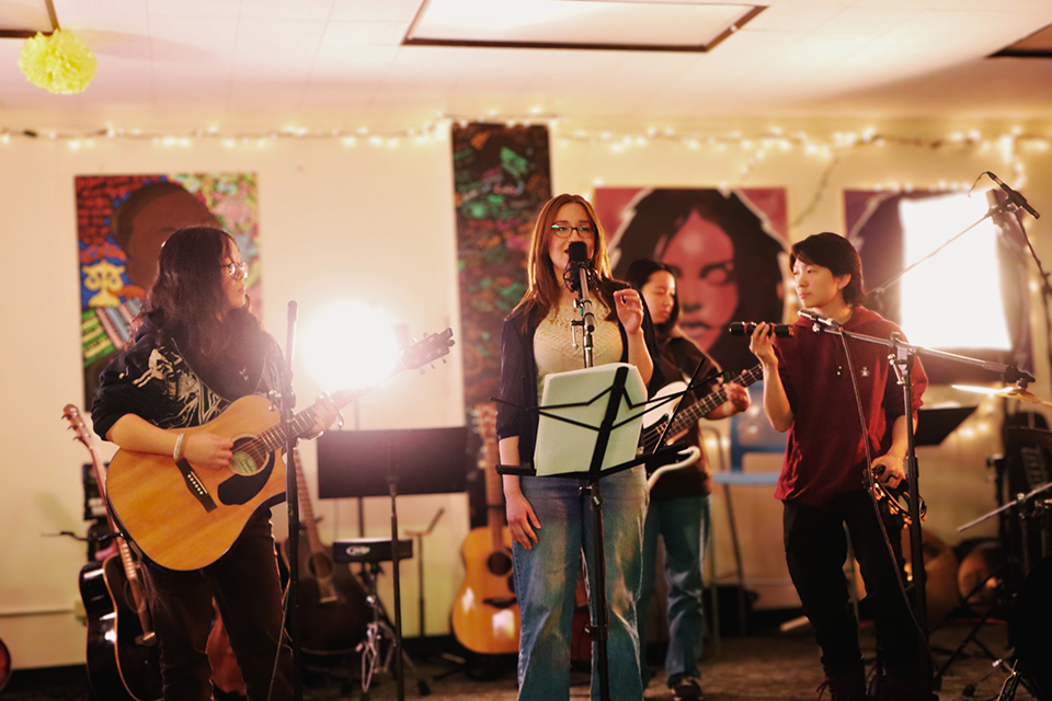 The Ramblers, a 4-member band featuring Aliyah Sayid, Kaley Liu, Michelle Lu, and Brianna Chan, performed 
