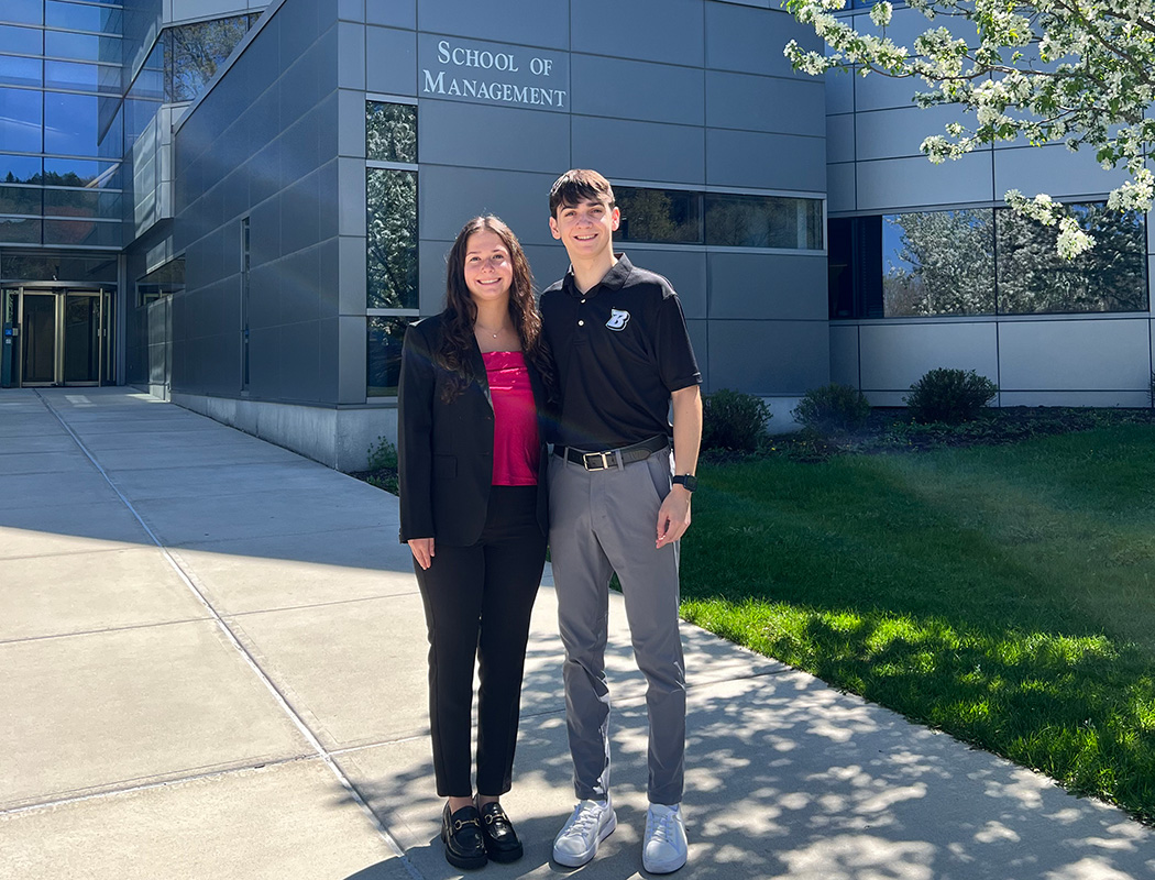 Eva Wofse ’28 is an accounting major, and her brother, Sam Wofse ’24, MS ’25, earned his undergraduate degree in accounting with a minor in Spanish. He is working toward his Master of Science in Accounting.