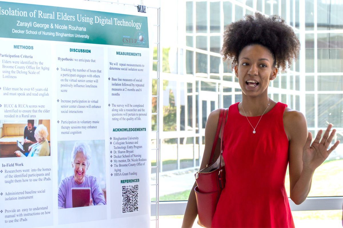 Zarayli George presents outcomes from summer internship at the CSTEP research poster symposium.