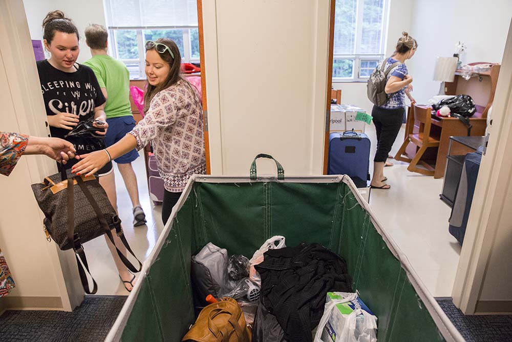 Incoming Students Move-In
