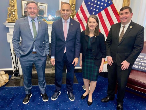 President Anne D'Alleva meets with Congressmen Vindman, Jeffries and Mannion in Washington, D.C.