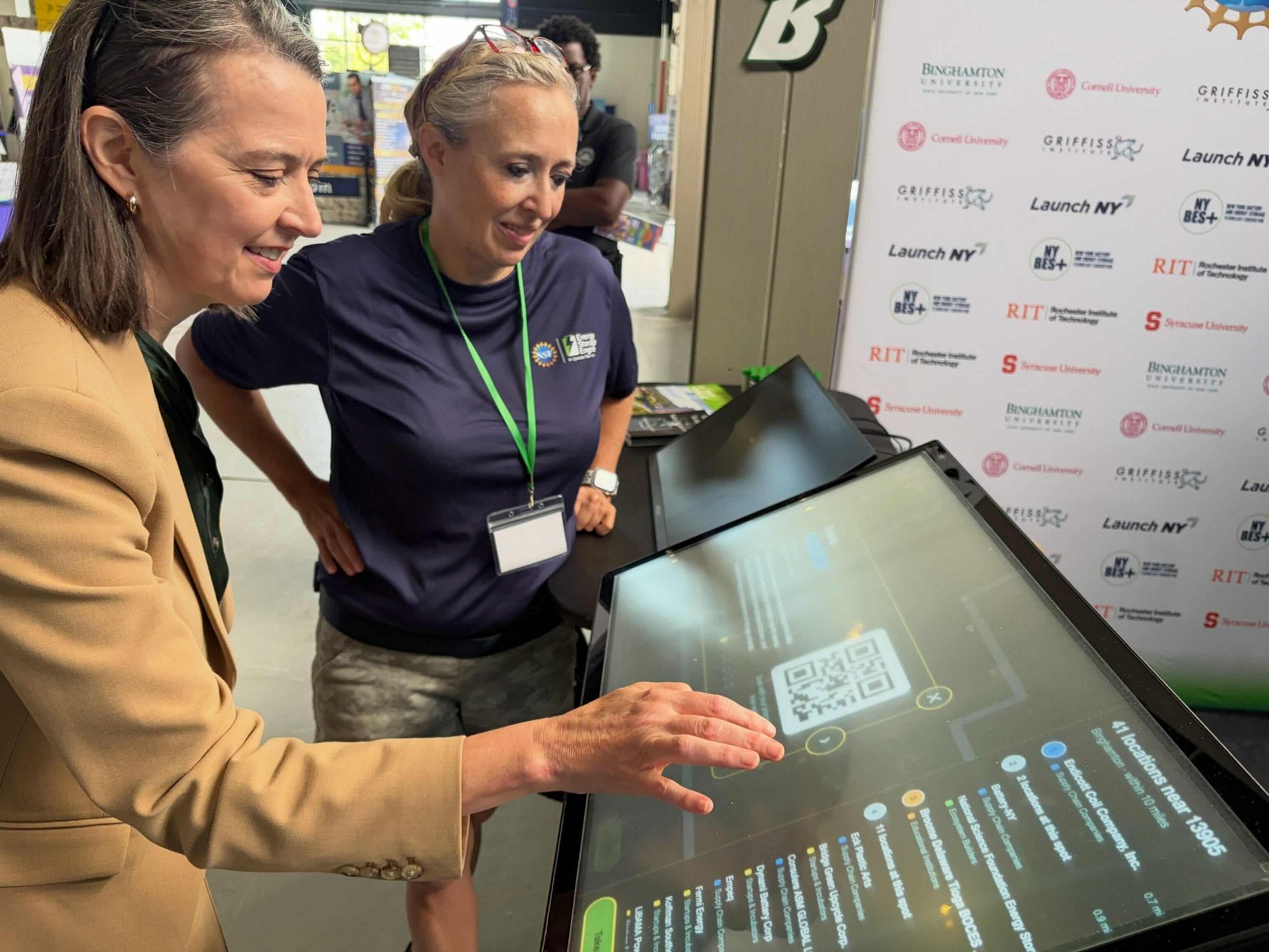 President D'Alleva tours the NSF Energy Storage Engine booth at the New York State Fair.