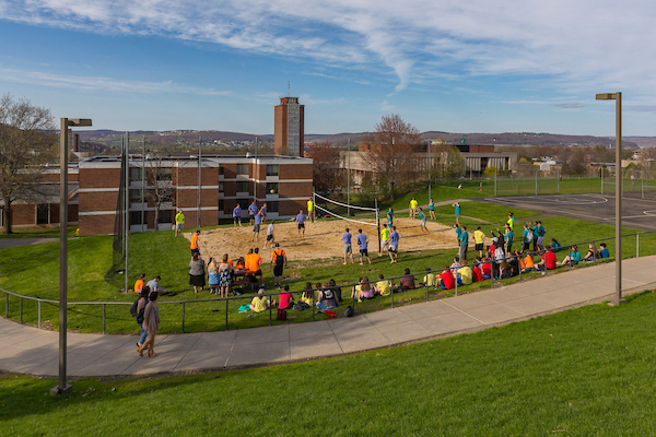Hinman students playing volleyball while competing in Hysteria.