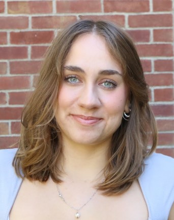 Headshot of VARCC student worker, Alicia Carvalho-Evans